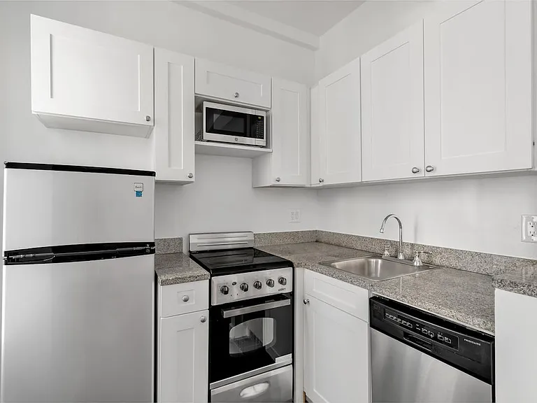 24 5th Ave #1029 — Photo 7