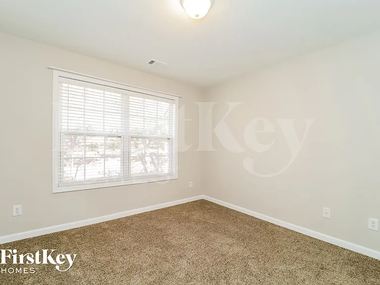 5811 Buckner Creek Dr — Photo 11