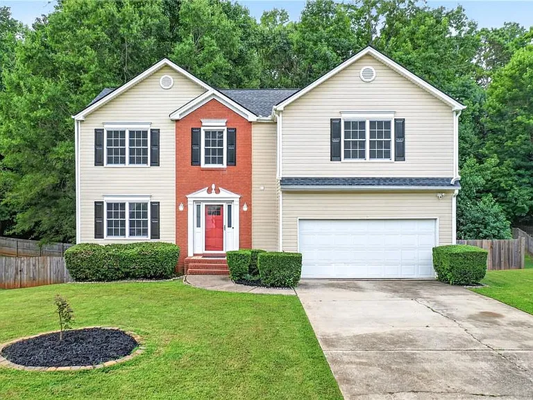 4554 Darrowby Dr — Photo 1