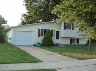 1553 Quincy Dr, Mishawaka, IN 46544