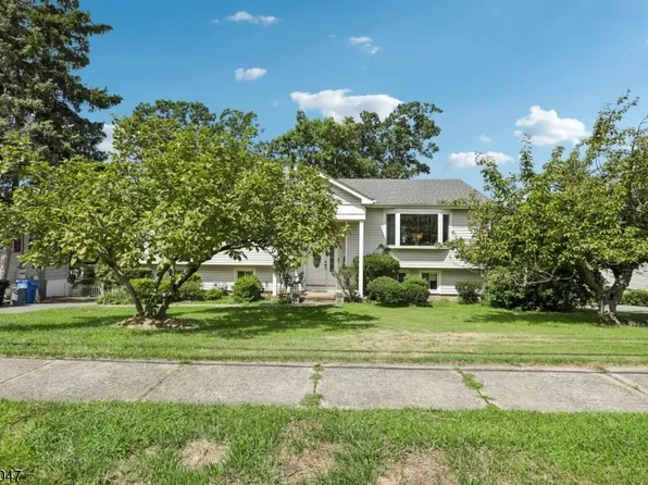 347 Alan Dr, Paramus Boro, NJ 07652