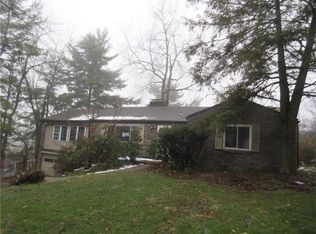 570 Rolling Green Dr, Bethel Park, PA