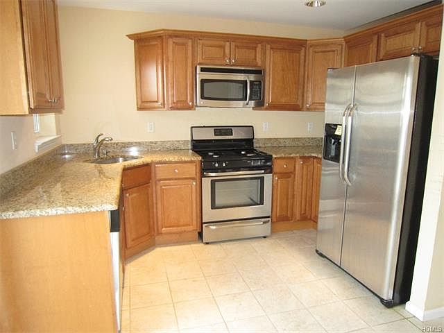 1st image of 14 Crystal Hill Dr