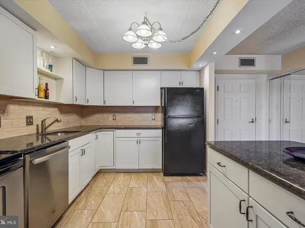 10502 Valley Forge Cir #502, King Of Prussia, PA 19406