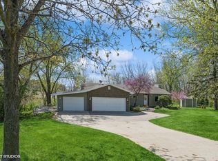 175 Delft Dr, Pella, IA 50219