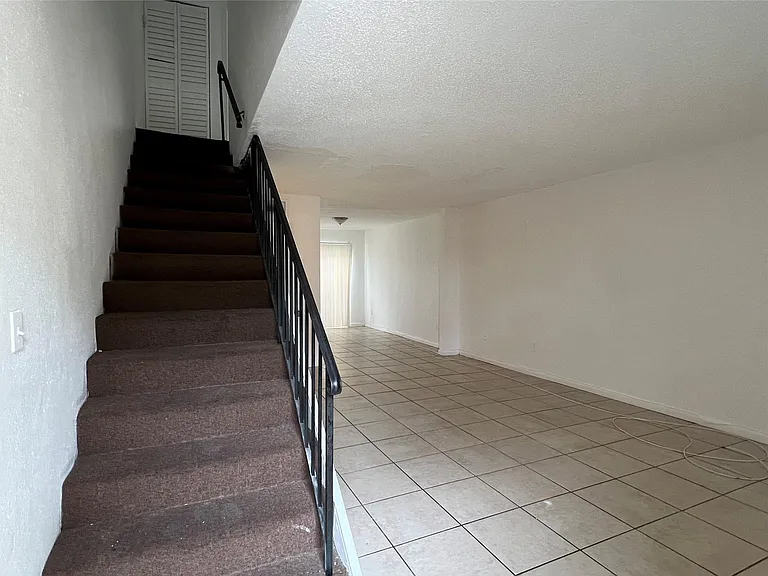 2442 NW 52nd Ave #2442 — Photo 2