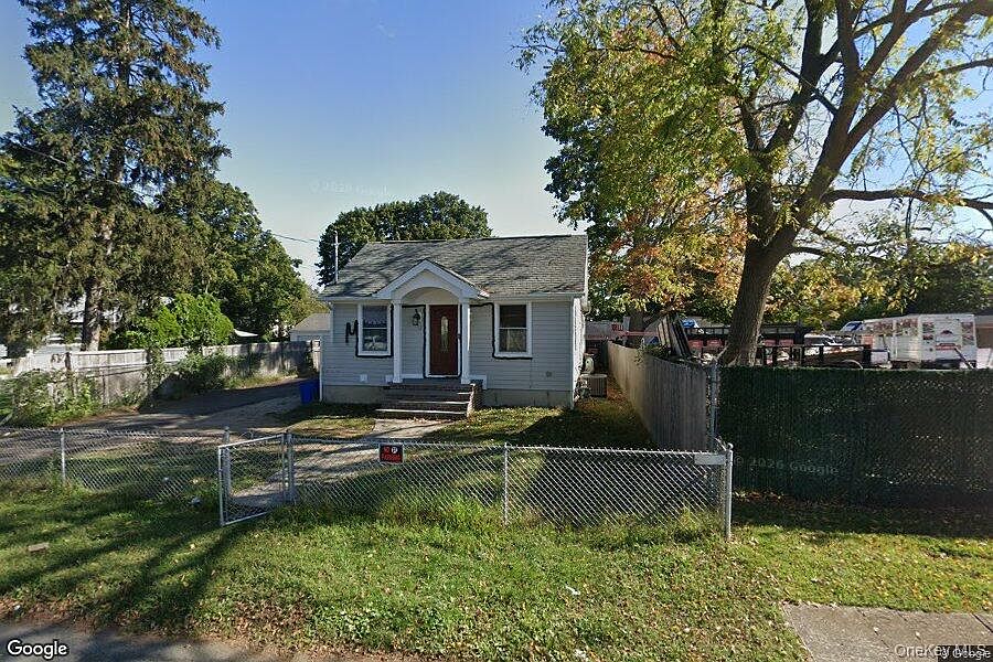 1st image of 12 7th Avenue N