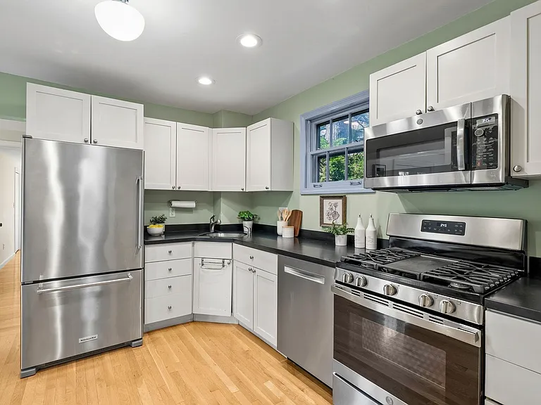 197 Hillside Ave — Photo 8