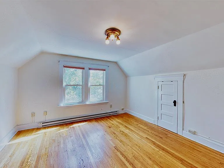 136 Mansfield St — Photo 18