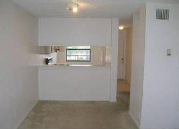 5th image of 4108 Lakeside Dr