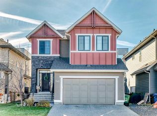 743 NE Shawnee Dr SW, Calgary, AB T2Y 1V6