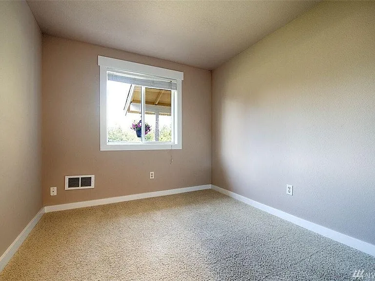 7552 206th Pl NE — Photo 12