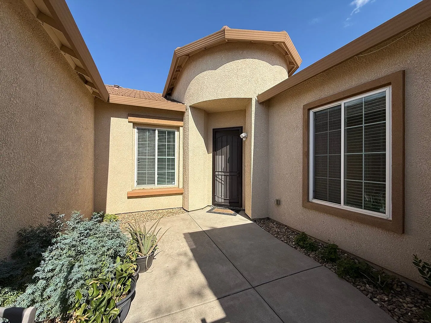 5-bedroom single story in Manteca! — Photo 4