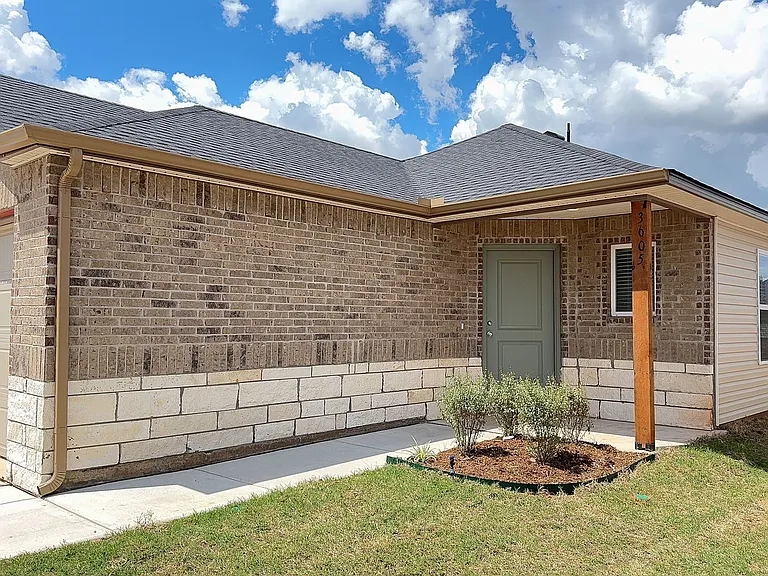 3605 Maggie Rd — Photo 2