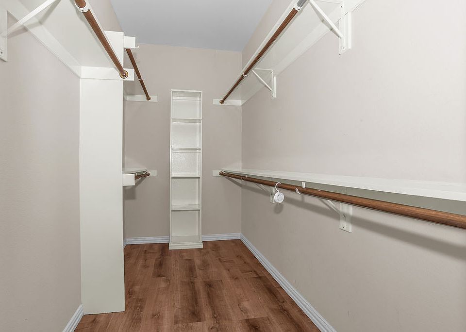 1st image of 1217 Wexford Ln