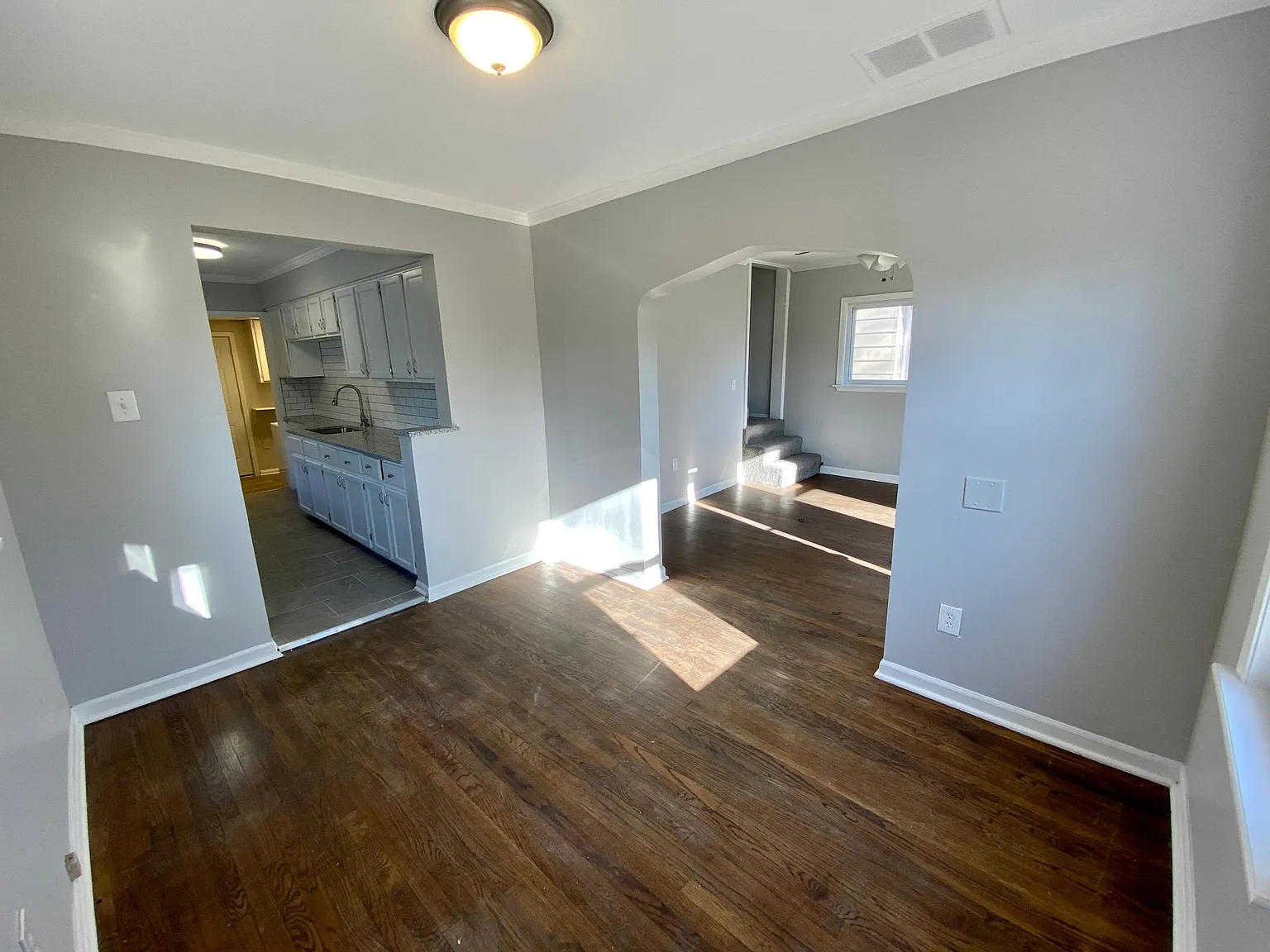 3 bed, 993 sqft, $1,350 — Photo 4