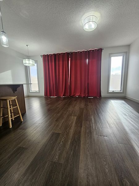 Edmonton House for rent - 3 Bedrooms — photo 2
