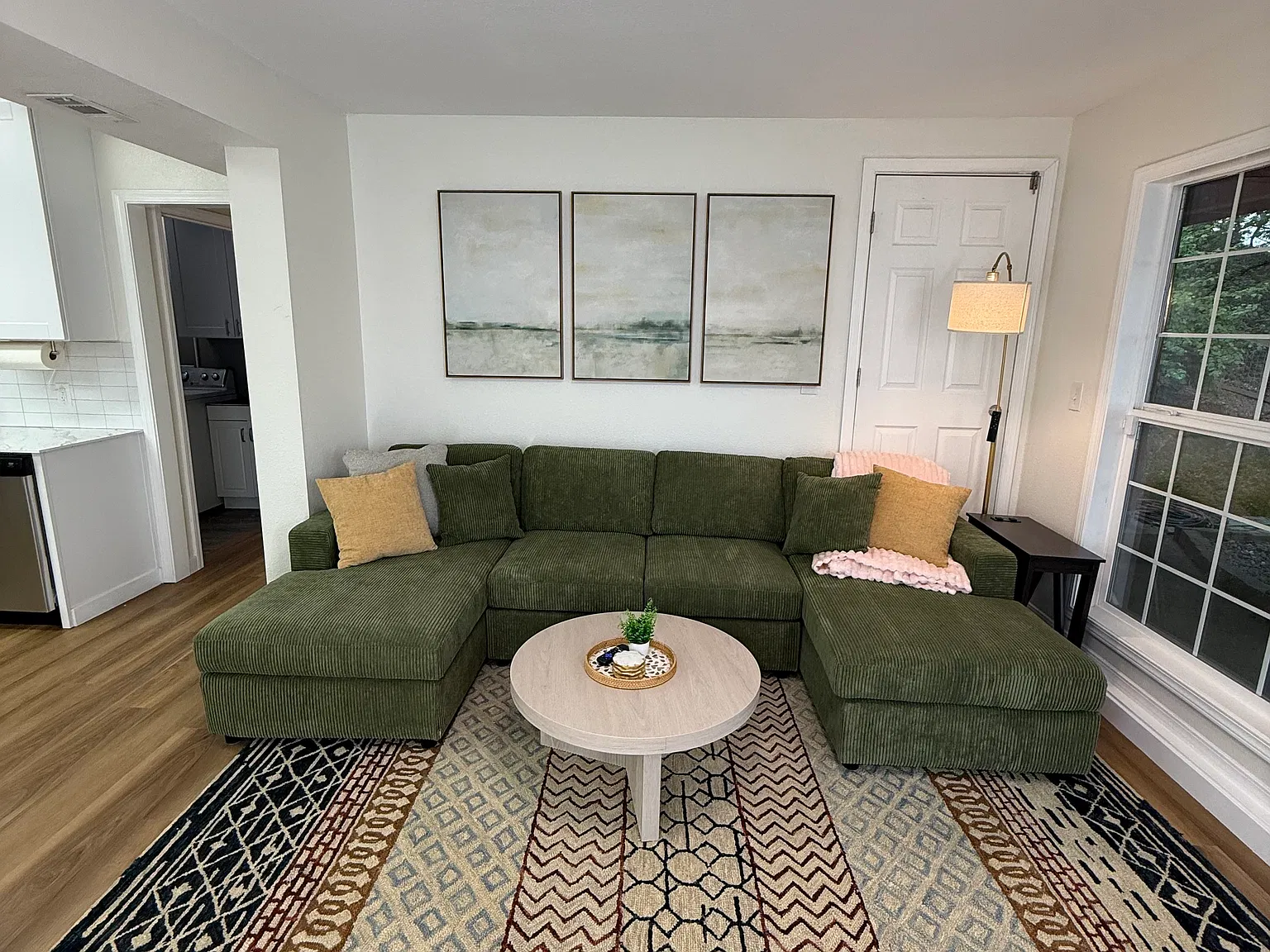 2 bed, 1100 sqft, $3,000 — Photo 3