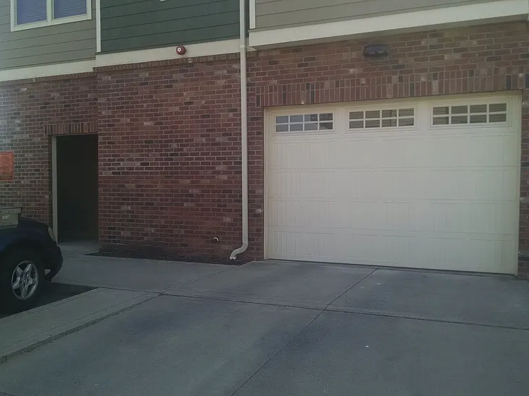2202 Mercedes Dr #104 — Photo 2