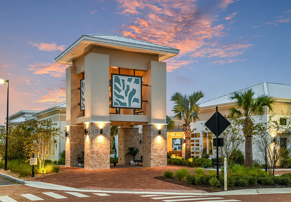 Centre Pointe Apartments