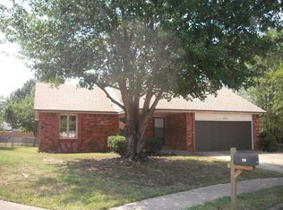 2034 S Lancaster Ave, Springfield, MO 65807