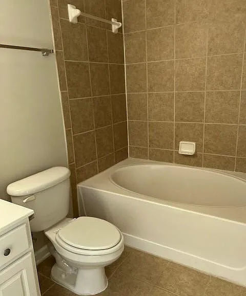 1317 Thornborough Dr — Photo 17