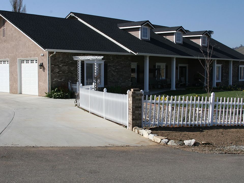 French Country Home;3 car gar