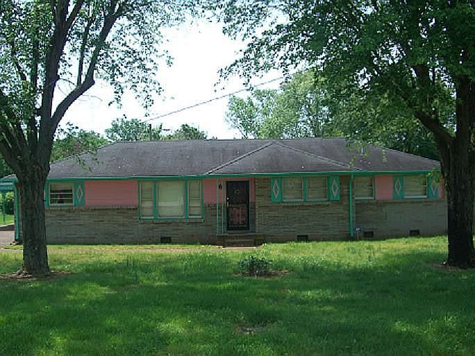 2935 Hillhurst Drive