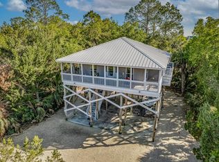 26 Blue Dolphin Dr, Crawfordville, FL 32327