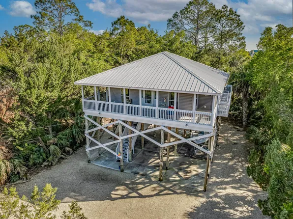 26 Blue Dolphin Dr, Crawfordville, FL 32327