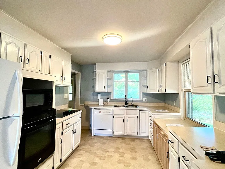 119 E Church St — Photo 11