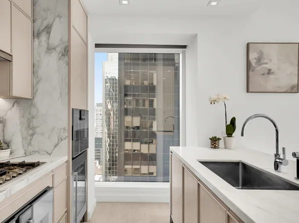 138 East 50th Street image 26 of 69