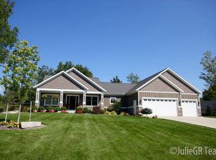 3877 Woodstream Dr SW, Grand Rapids, MI 49534