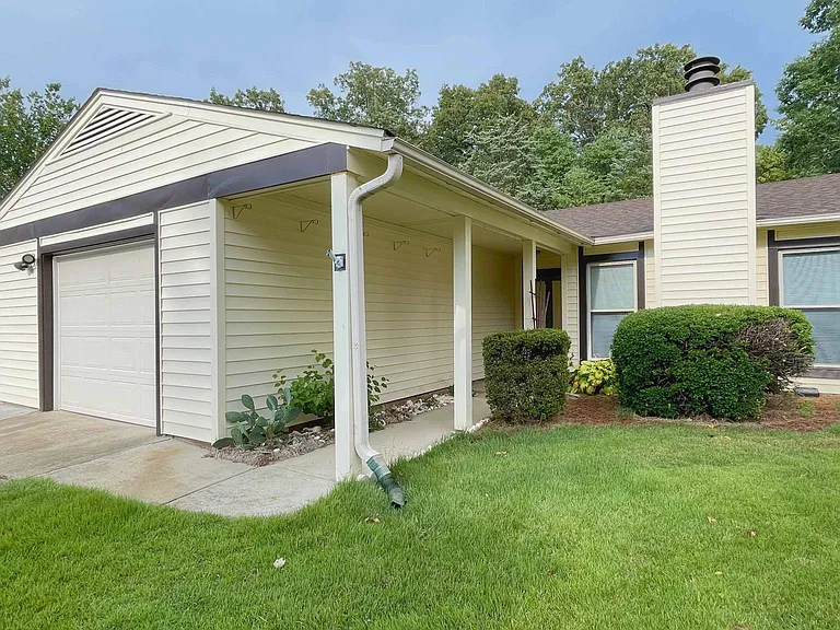 1607 Burnley Dr — Photo 6