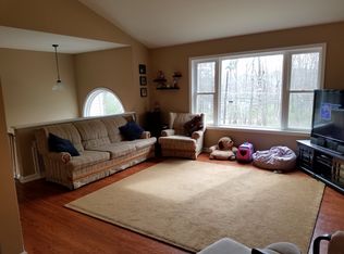 101 Chris Rd, Shohola, PA 18458