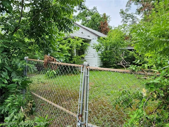 2304 N 33rd St, Fort Smith, AR 72904