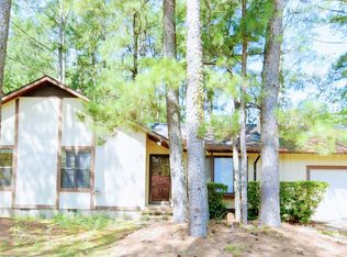 210 Tiverton St, Fayetteville, NC 28314