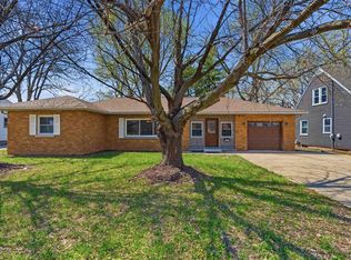 2422 Court St, Pekin, IL