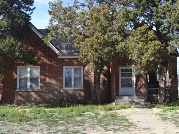 520 W Garza St, Slaton, TX 79364