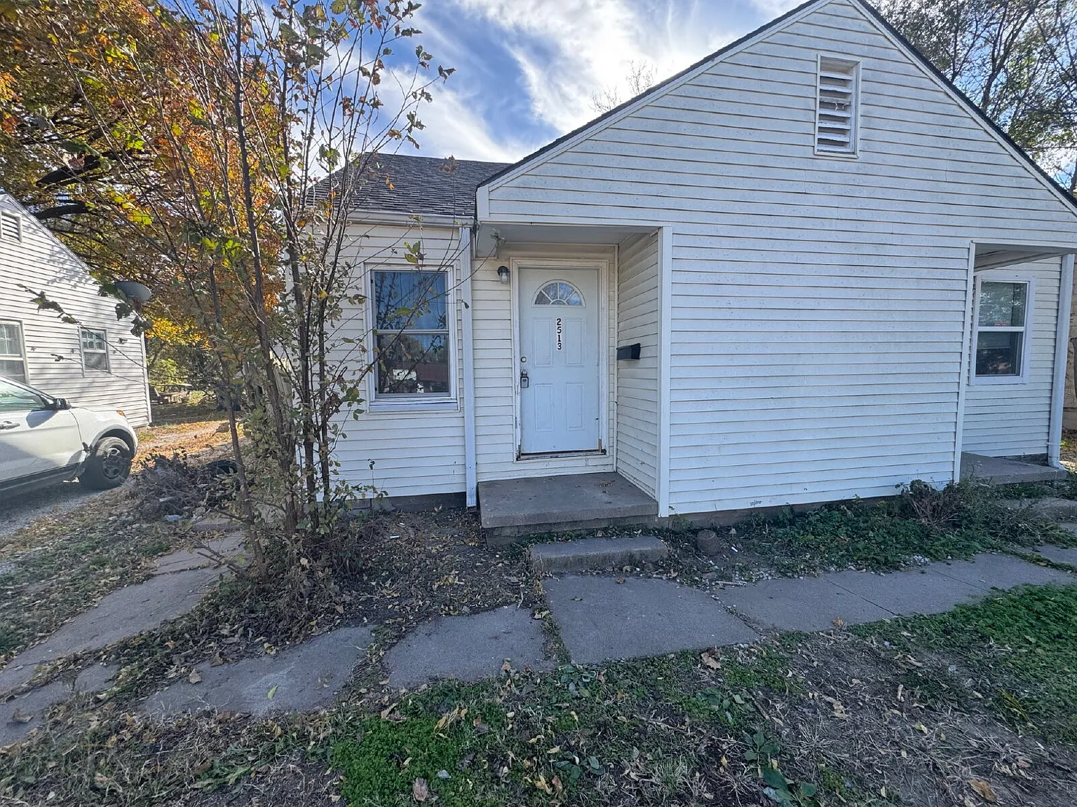 2 bed, 1.0 bath, 750 sqft, $750 — Photo 2