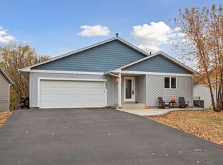 6930 27th St N, Oakdale, MN 55128