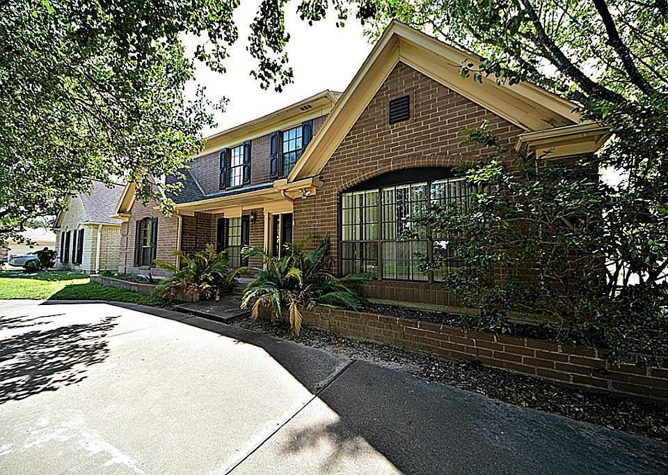 1st image of 14818 Charlmont Dr
