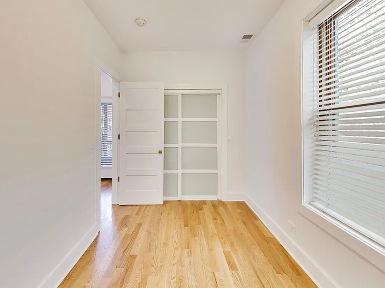 2132 N Oakley Ave #3 — Photo 18