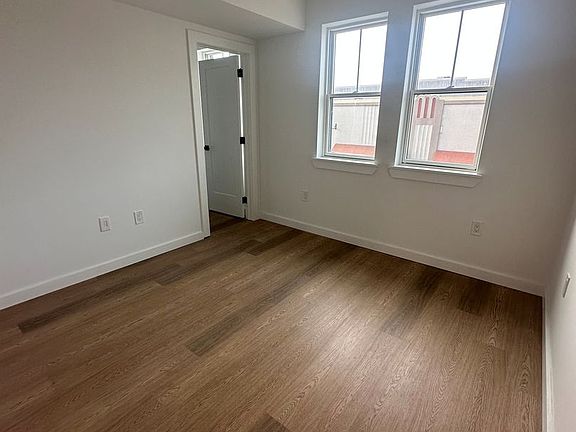 5th image of 723 West Ave Floor 3