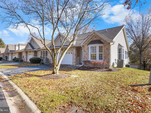 1579 Country Club Dr, Springfield, PA 19064