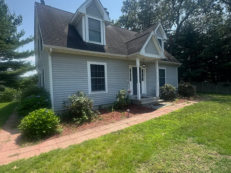 8 Pequot St