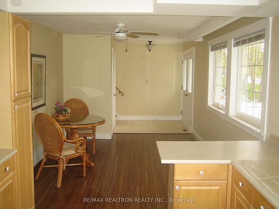 3rd image of 166 Weldrick Rd W