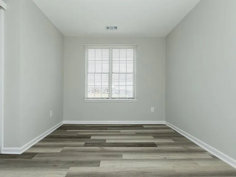1403 Key Pkwy — Photo 9