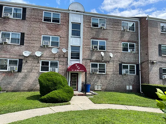 Sold by E Realty International Corp | media 2