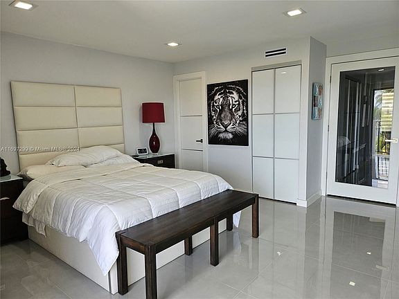 3rd image of 6901 Edgewater Dr APT 311